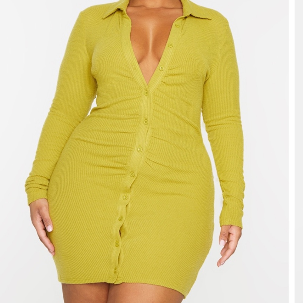 LIKE NEW CHARTREUSE RIBBED LONG SLEEVE DRESS 💛